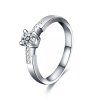 Elenys stříbrný rhodiovaný prsten s drahokamem moissanitem
